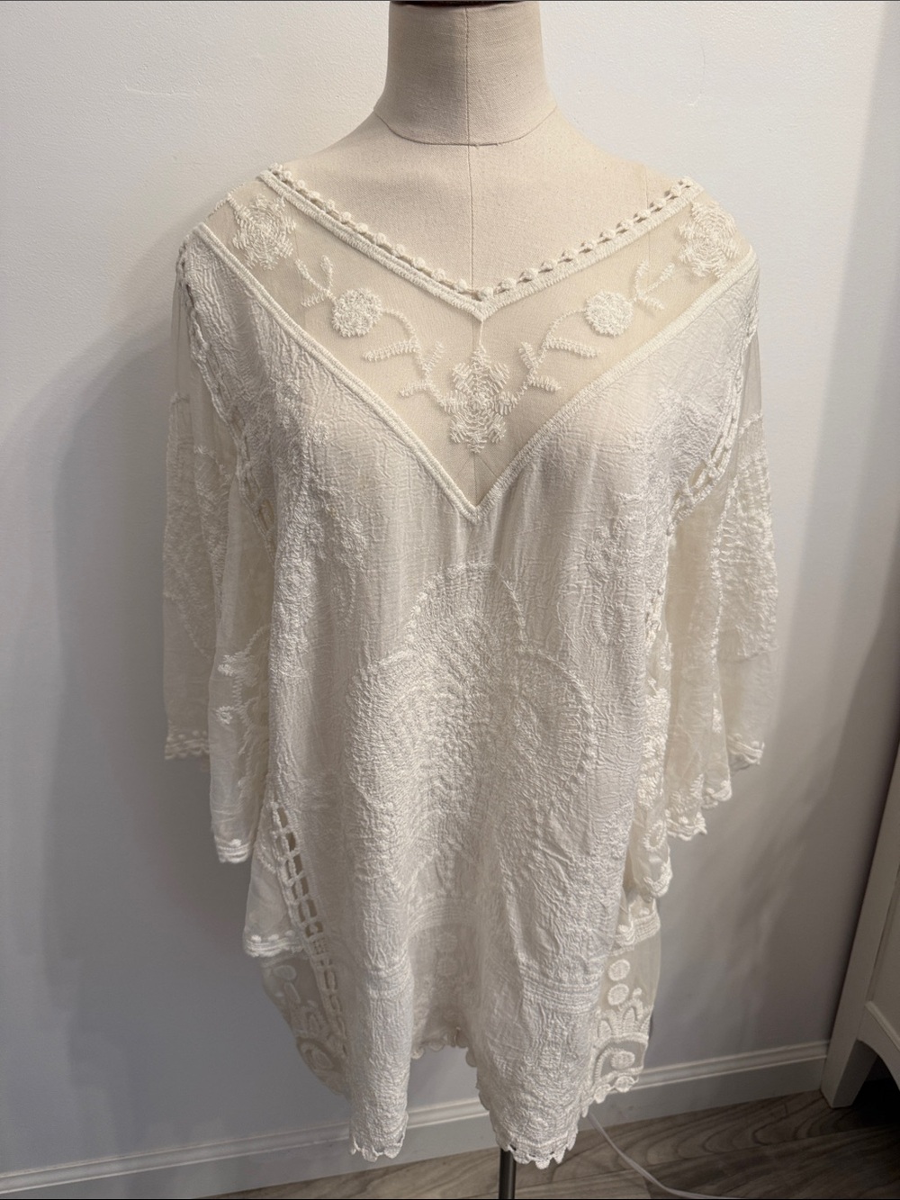 Sapphire Boho Lace Embroidered Cream Women's Top Size L
